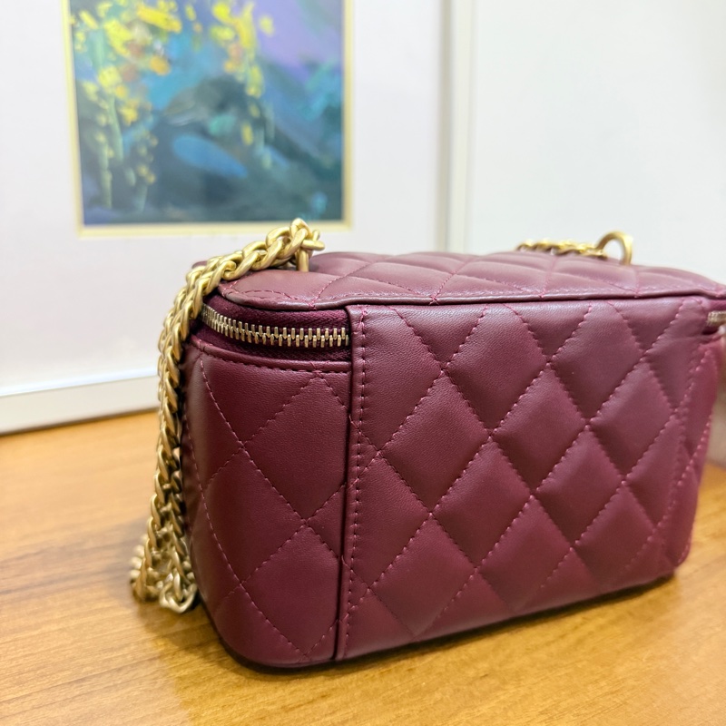 超便宜真的是隨便賣🥰99新✨好美的CHANEL 香奈兒 調節扣長盒子 化妝斜背包 勃艮第酒紅-22