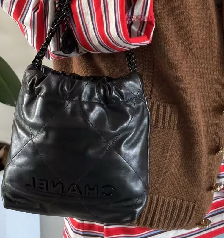 帥氣慵懶感😎✨超火爆❤️‍🔥Chanel香奈兒全黑soblack22bag垃圾袋mini單肩斜挎包手提包-1
