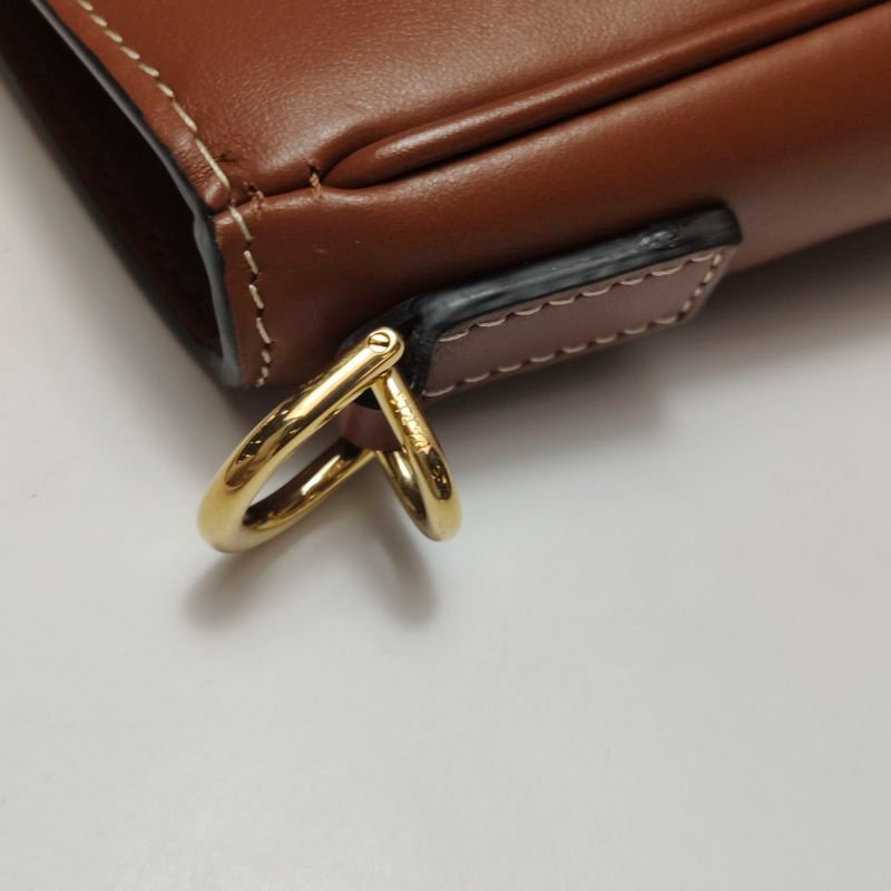 Celine CAMILLE 16 SOFT中型牛皮純色金屬扣斜背包單肩包-11