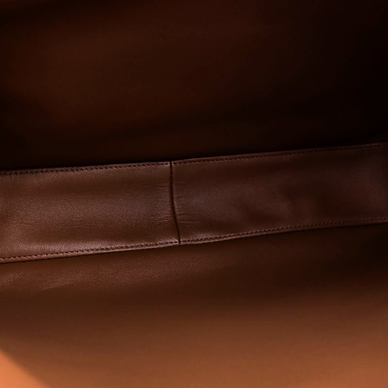 Celine CAMILLE 16 SOFT中型牛皮純色金屬扣斜背包單肩包-14