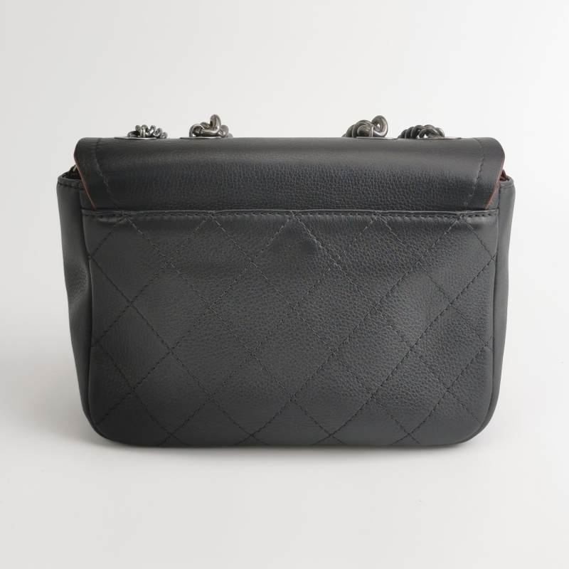 Chanel Flap Bag牛皮純色菱格絎縫雙C扣斜背包單肩包-4