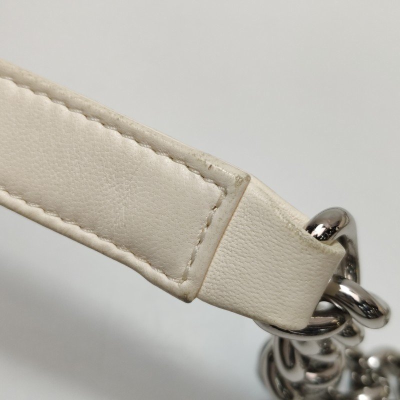 Chanel Leboy 季節限定款小號羊皮方形雙C鎖扣單肩包-10