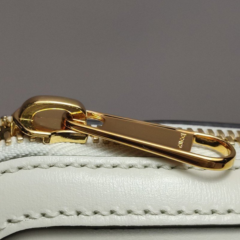 Gucci 1955小號牛皮純色馬銜扣單肩包-12