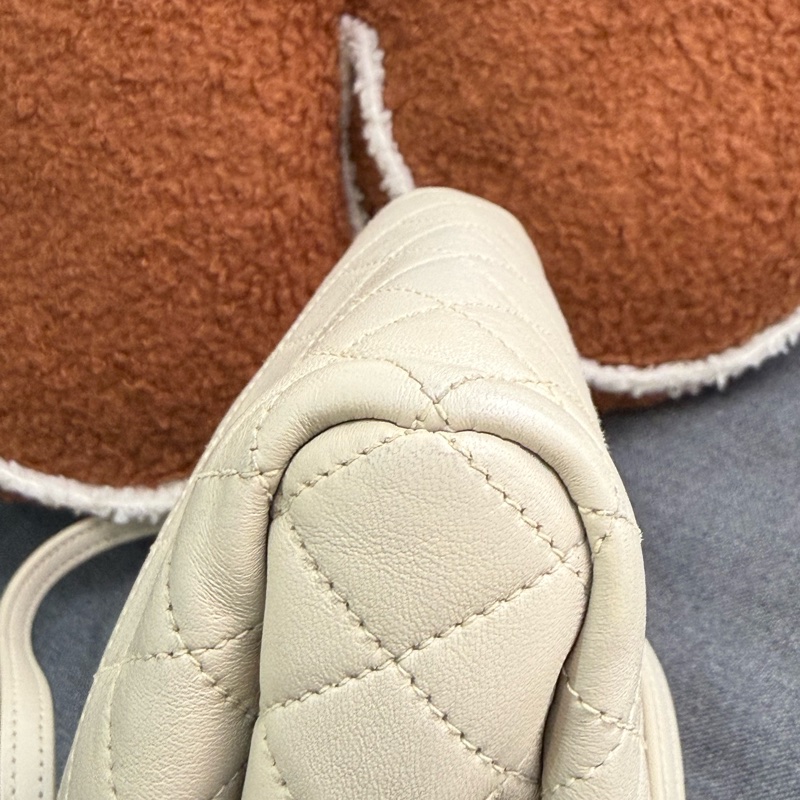 YSL Mini Nolita 小羊皮肩背包-10