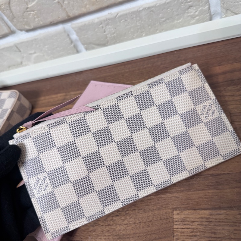 Lv 白棋盤格 三合一信封包-18