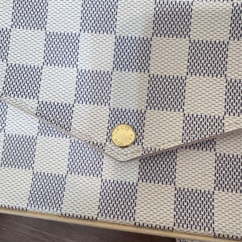 Lv 白棋盤格 三合一信封包-32