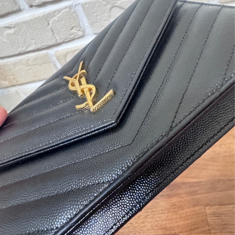 Ysl  黑金魚子醬 小號woc-24
