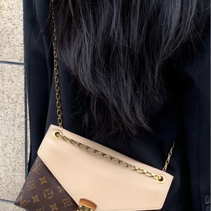 Lv   老花拼色信封包-0