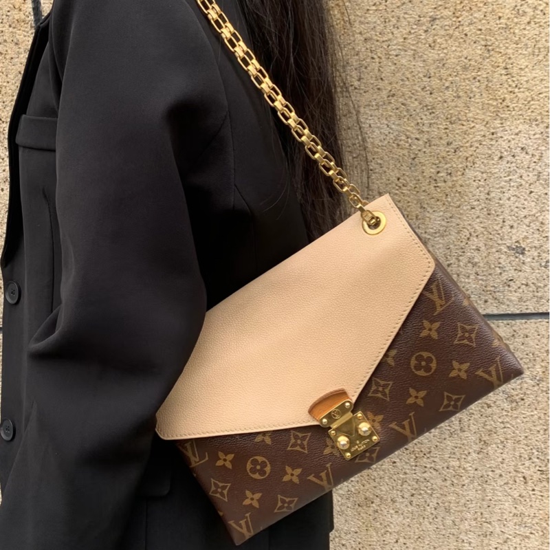 Lv   老花拼色信封包-1