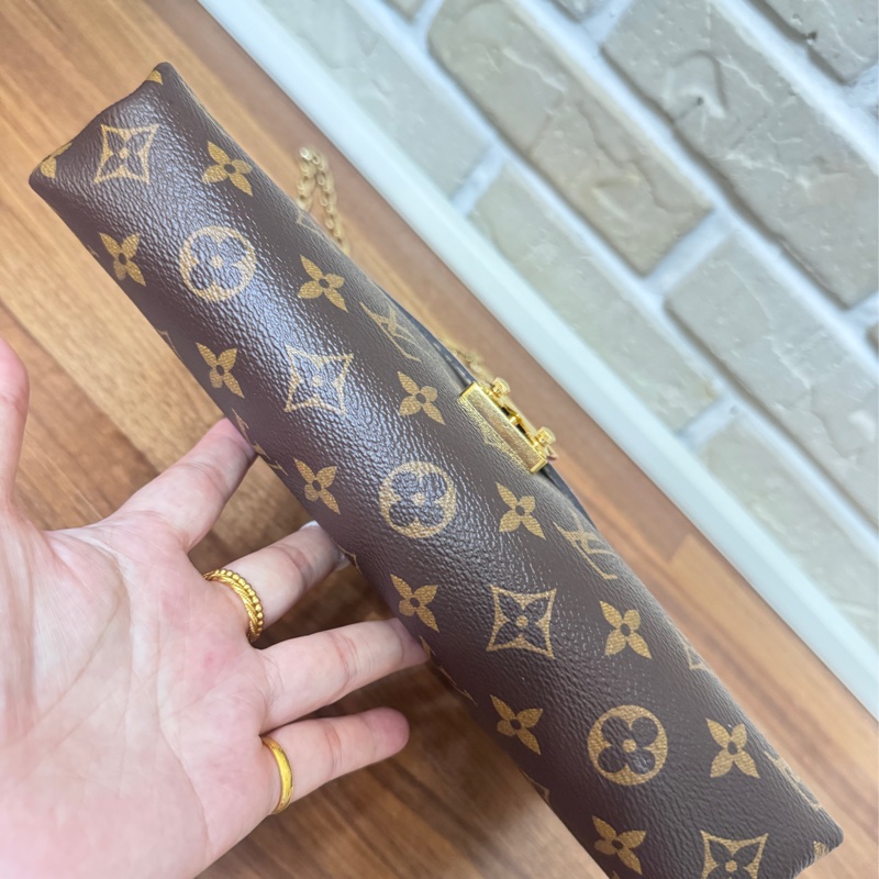 Lv   老花拼色信封包-11