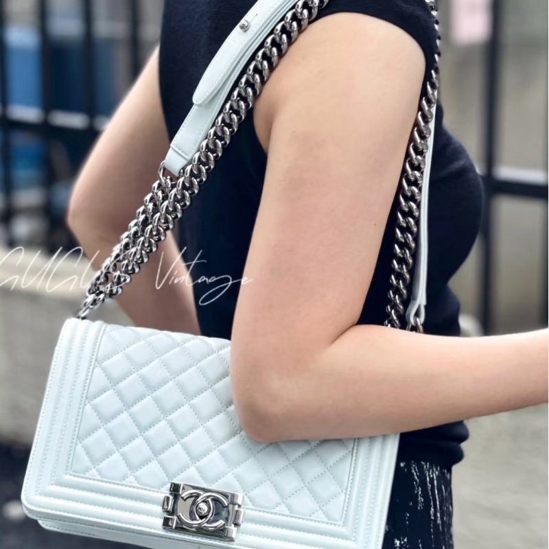 Chanel 白雪公主 白色銀鏈荔枝皮Boy25-0