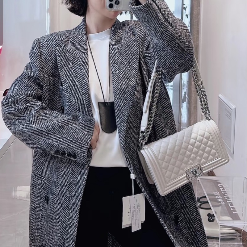 Chanel 白雪公主 白色銀鏈荔枝皮Boy25-1