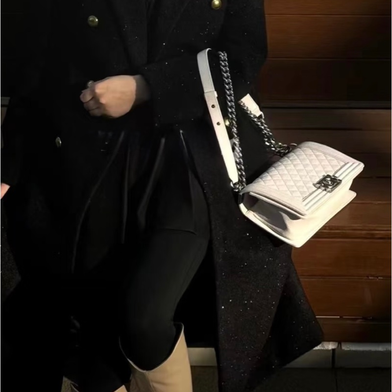 Chanel 白雪公主 白色銀鏈荔枝皮Boy25-3