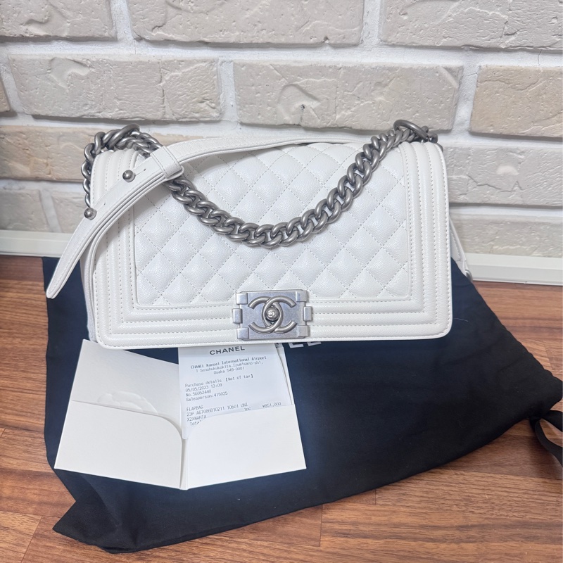 Chanel 白雪公主 白色銀鏈荔枝皮Boy25-4