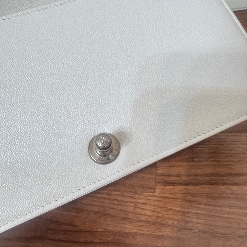 Chanel 白雪公主 白色銀鏈荔枝皮Boy25-27