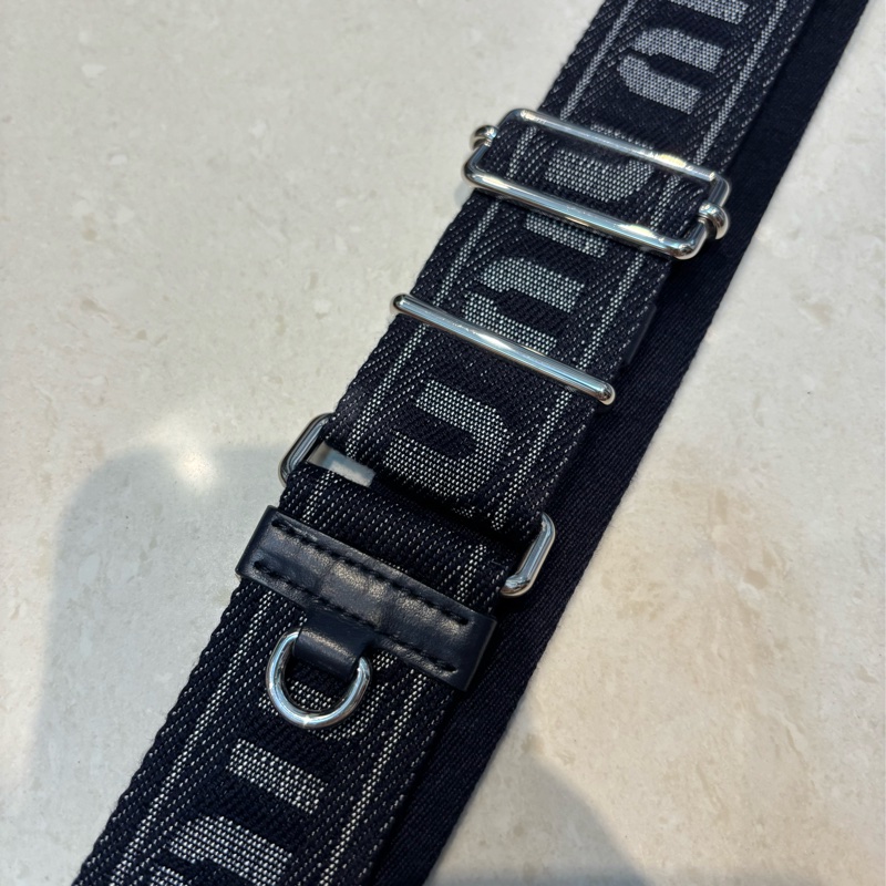 miumiu 牛仔抓皺 斜背/腋下 /手提 三用包-16