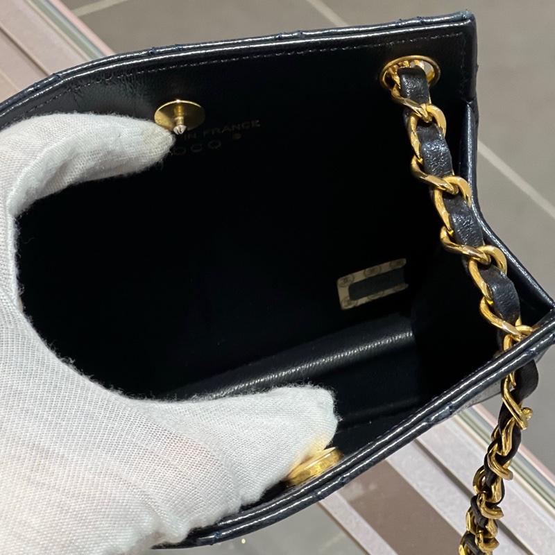 CHANEL黑金羊皮mini链条包-6