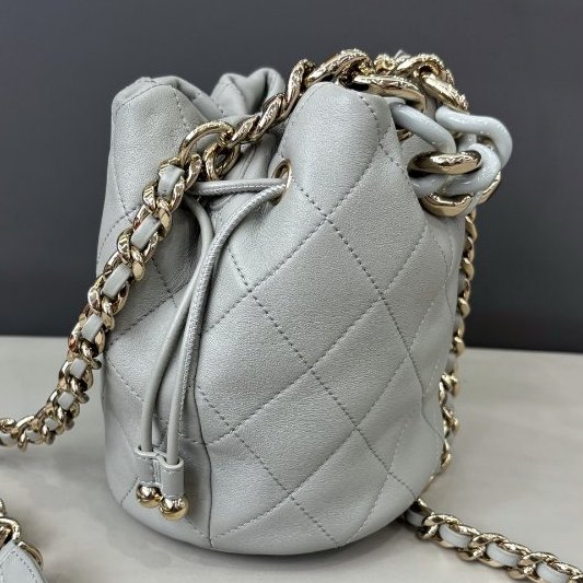 芯片款 香奈兒/Chanel 淺灰色抽繩水桶包-2