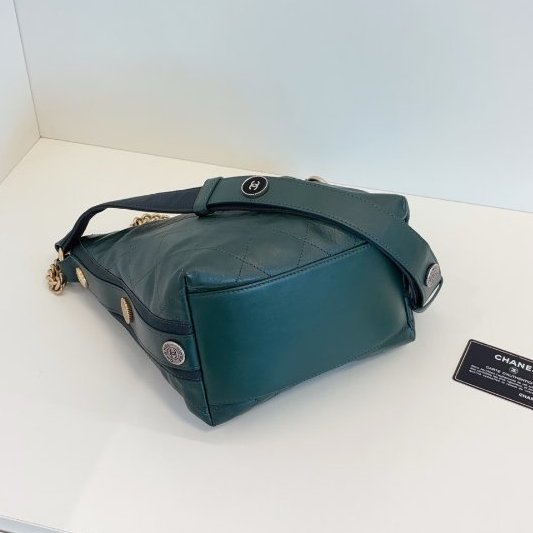 香奈兒/Chanel 嬉皮Hobo徽章流浪水桶包 墨綠菱格牛皮金扣-8