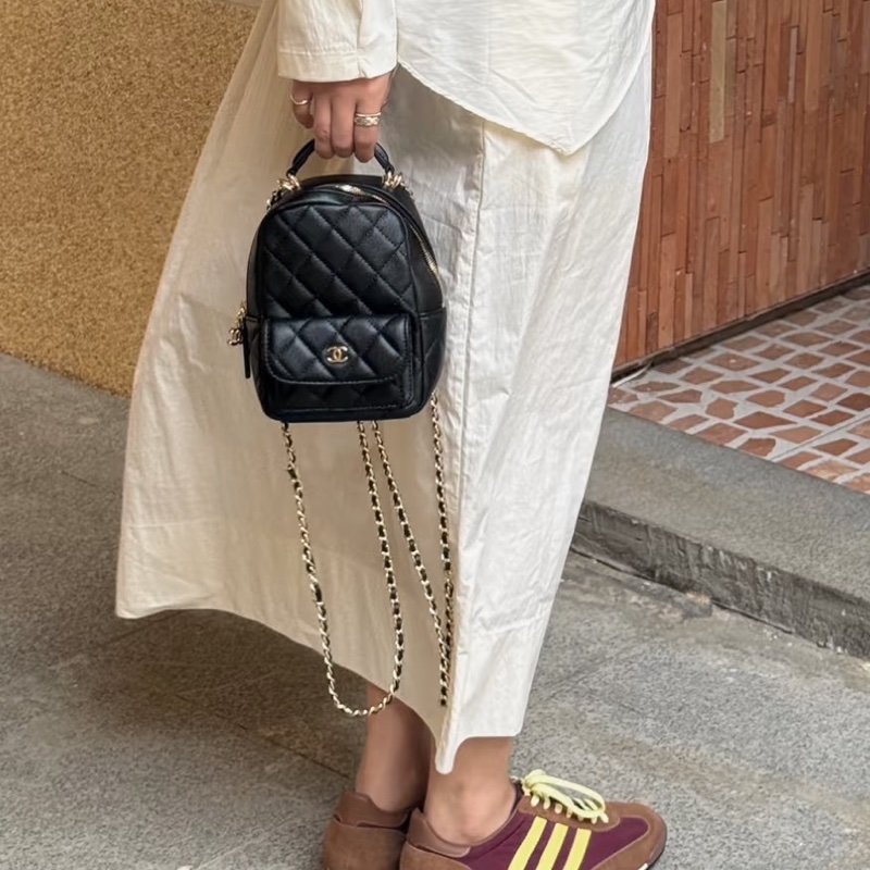 CHANEL香奈兒黑金荔枝牛皮24Cmini小書包全配購證🎒-5