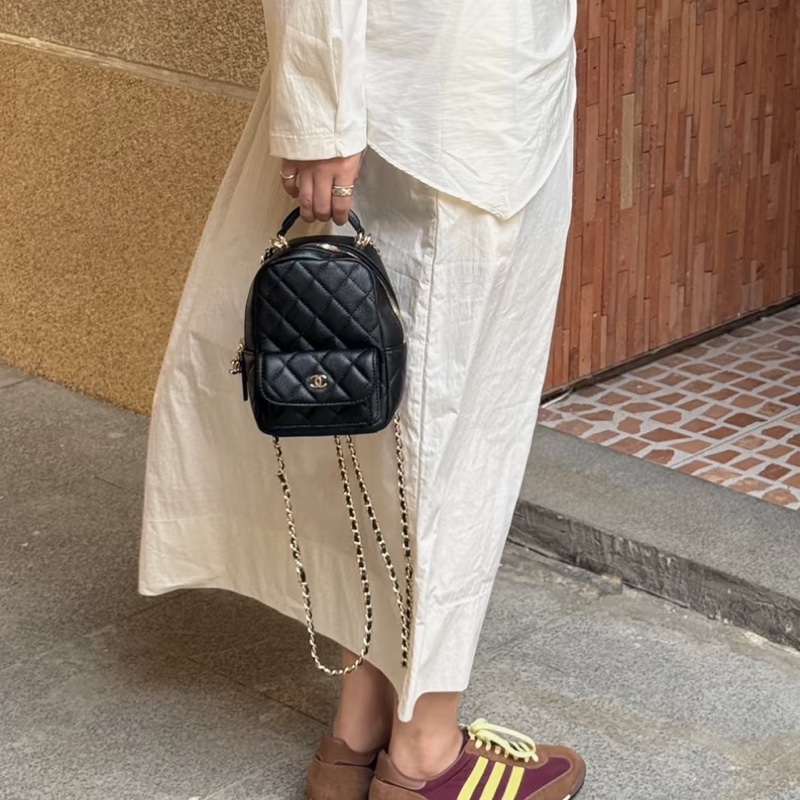 CHANEL香奈兒黑金荔枝牛皮24Cmini小書包全配購證🎒-17