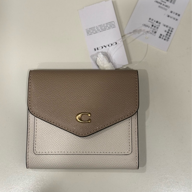 Coach撞色皮革翻蓋短夾（米白）-0