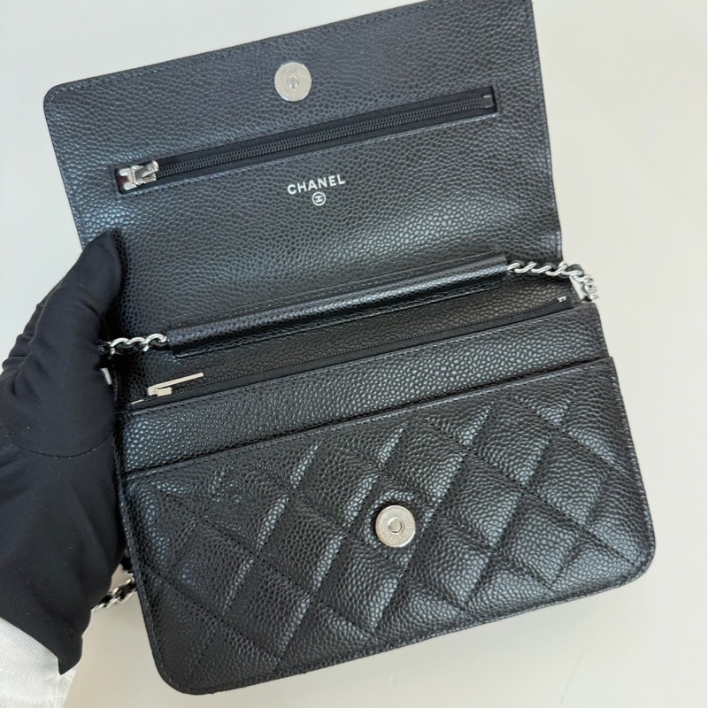 CHANEL｜ 經典款WOC 黑銀-5