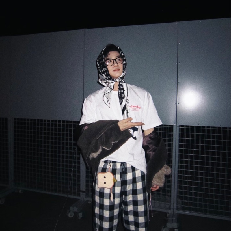 Louis Vuitton Monogram Infinity 90方巾-8