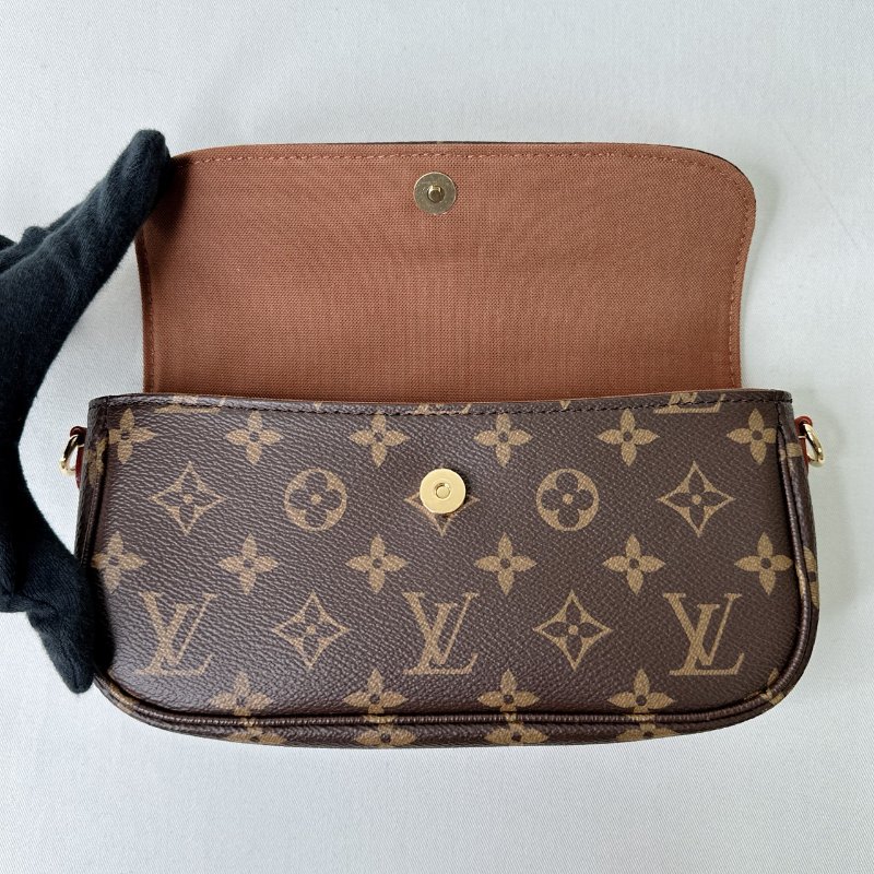 LV 全新Wallet on Chain Ivy麻將包-6