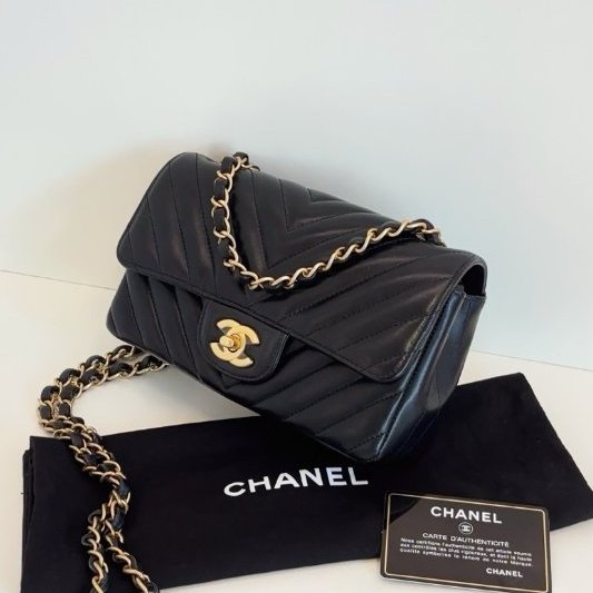 近新品 香奈兒/Chanel 黑金V紋 大mini鏈條包-3