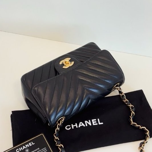 近新品 香奈兒/Chanel 黑金V紋 大mini鏈條包-4