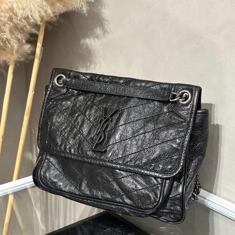 YSL Niki 小牛皮手袋 - 中號黑字銀鍊-3