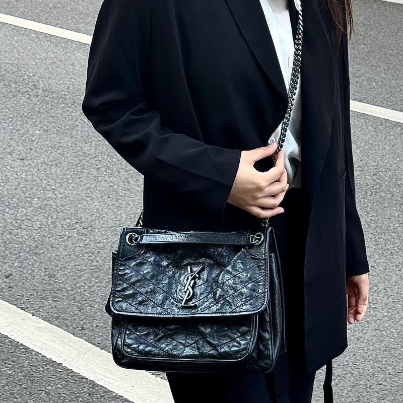 YSL Niki 小牛皮手袋 - 中號黑字銀鍊-12