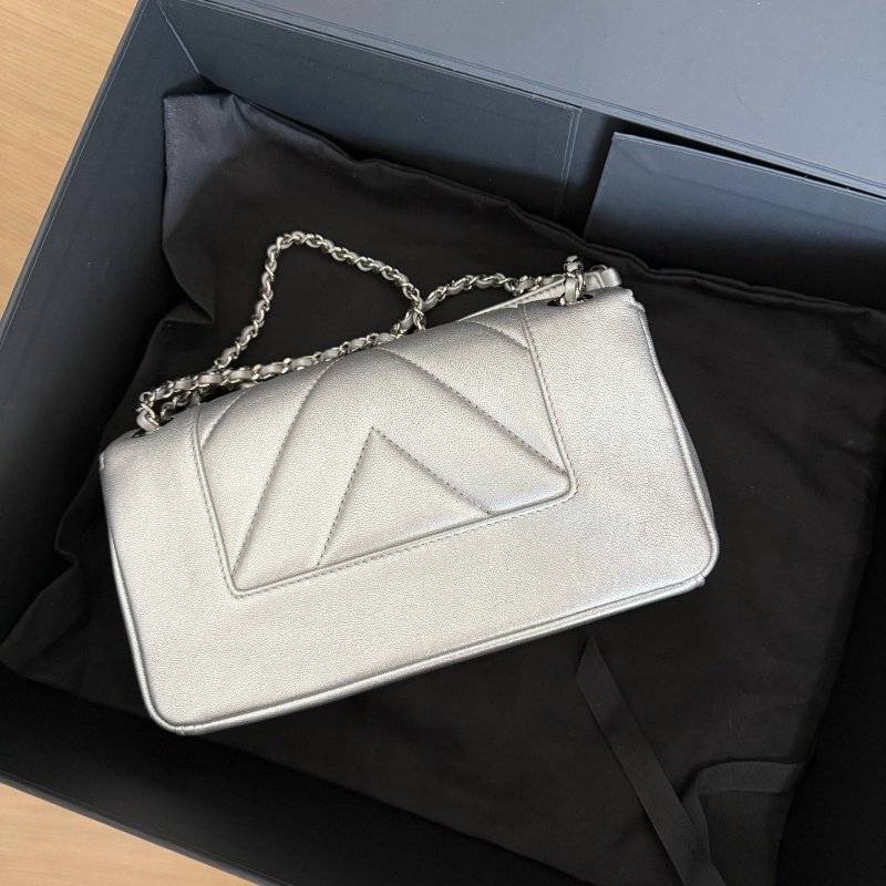 香奈兒/Chanel CF銀色 V紋琺瑯扣鏈條包-6