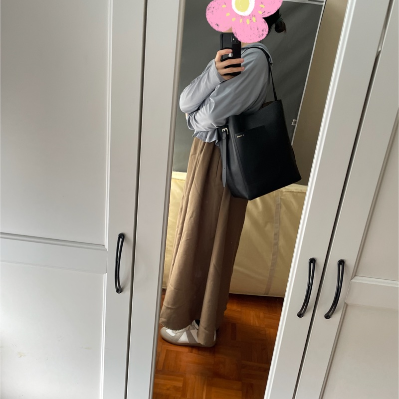 Valextra medium bucket bag 中號黑色水桶包，帶掛包、小卡-1