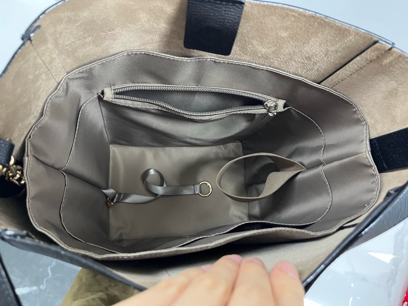 Valextra medium bucket bag 中號黑色水桶包，帶掛包、小卡-3