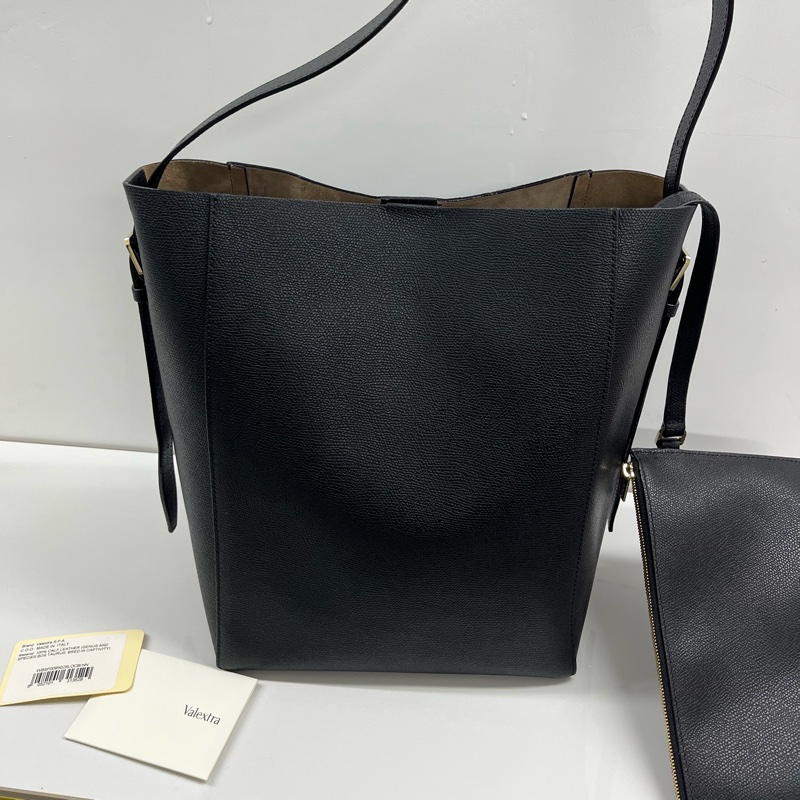 Valextra medium bucket bag 中號黑色水桶包，帶掛包、小卡-7