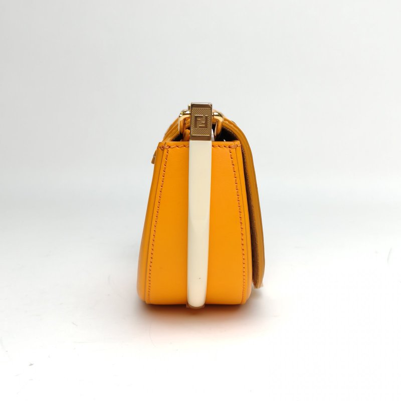 FENDI 橘色金扣Moonlight金標logo半月馬鞍包肩背包-3