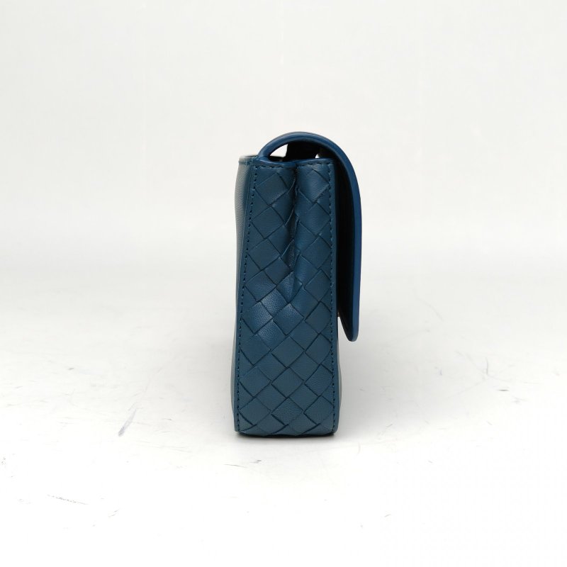 BOTTEGA VENETA 湖藍羊皮斜挎包肩背包-3