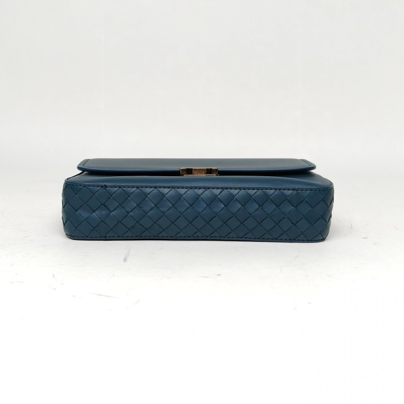 BOTTEGA VENETA 湖藍羊皮斜挎包肩背包-4