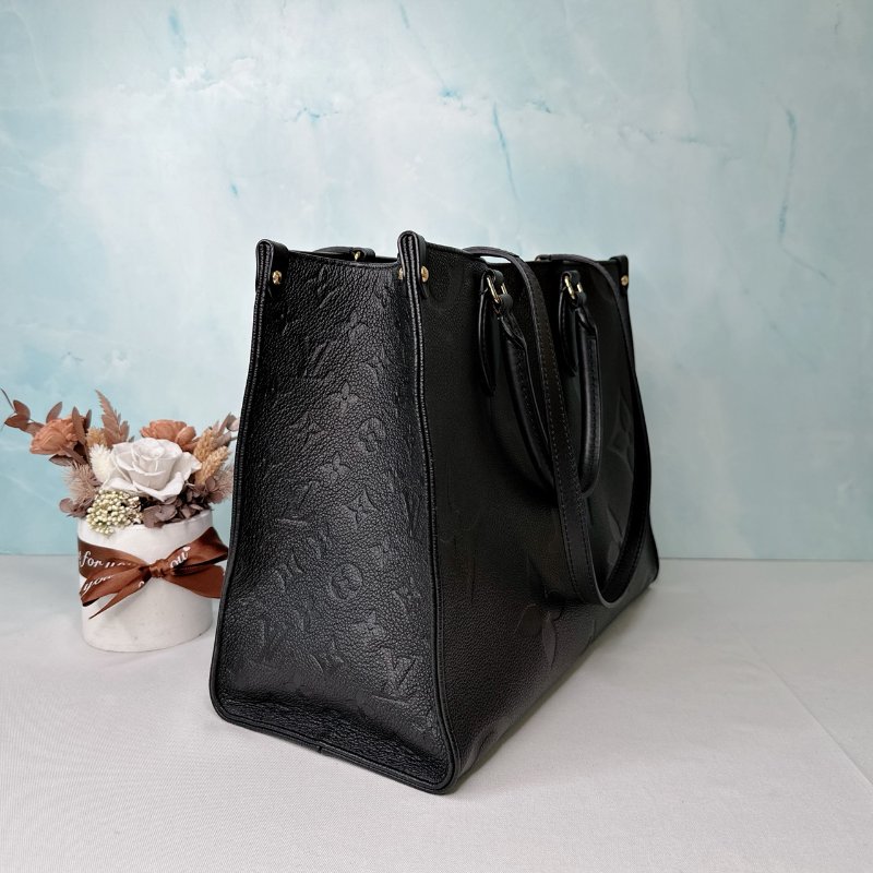 LV OnTheGo MM皮革壓紋托特包-3