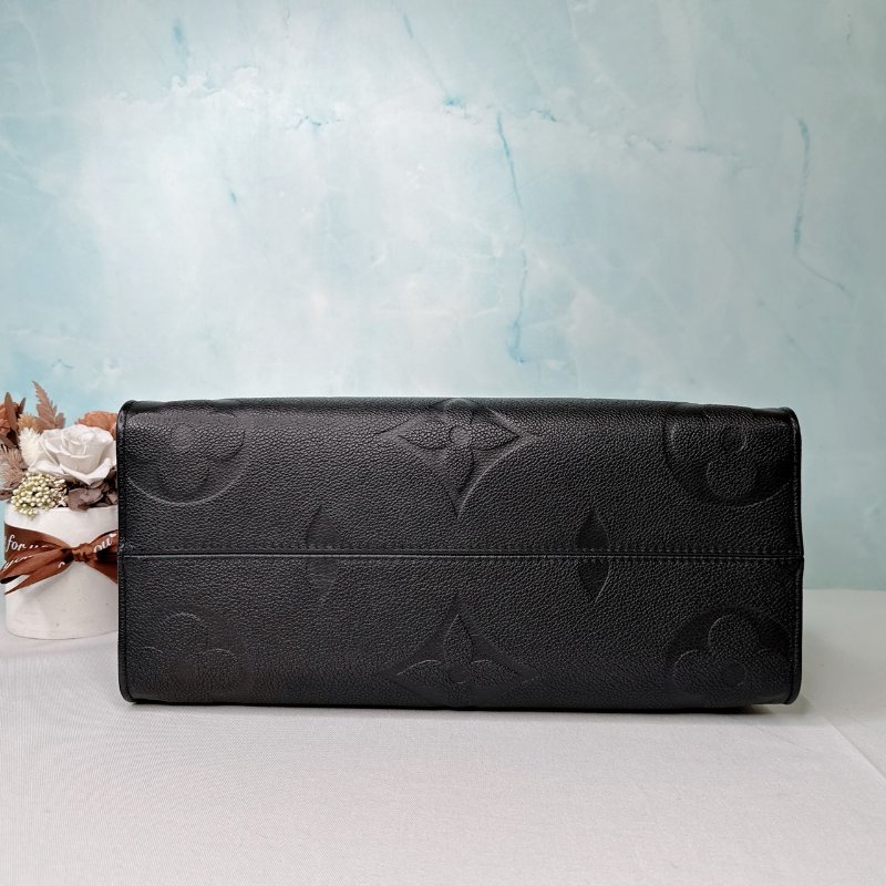 LV OnTheGo MM皮革壓紋托特包-7