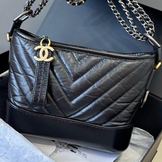 近新品 香奈兒/Chanel 黑金V紋小號流浪包-1