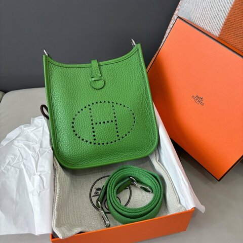 近新品 愛馬仕Hermes 絲蘭綠Mini Evelyne
