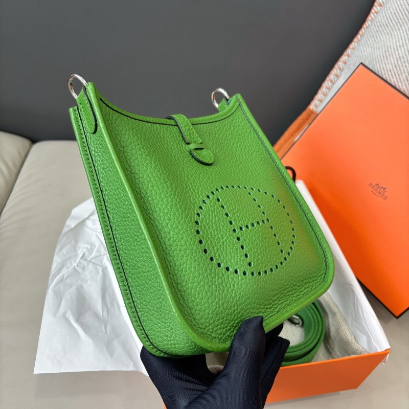 近新品 愛馬仕Hermes 絲蘭綠Mini Evelyne-3