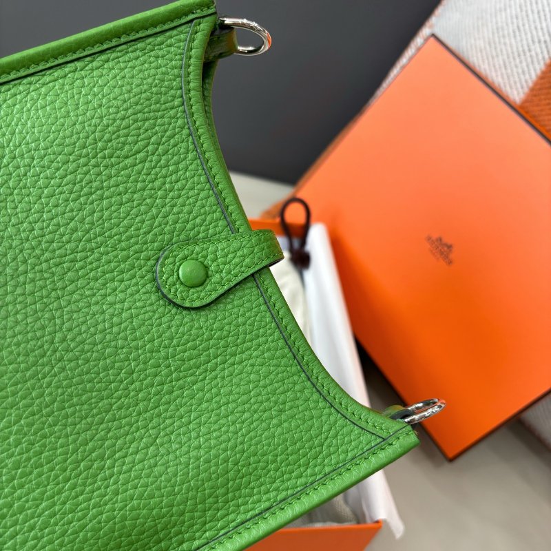 近新品 愛馬仕Hermes 絲蘭綠Mini Evelyne-4