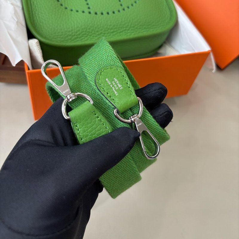 近新品 愛馬仕Hermes 絲蘭綠Mini Evelyne-9