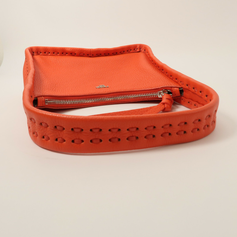 FENDI 牛皮皮革Mini Fendessence Bag手挽袋-9