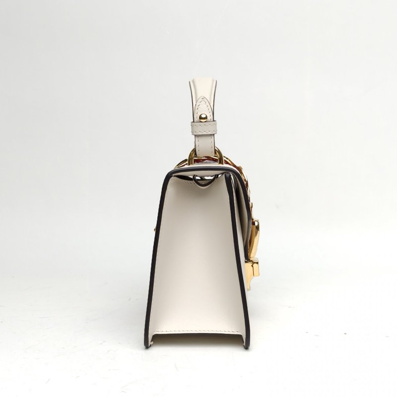 GUCCI Sylvie塞爾維亞絲帶包Mini白色牛皮金扣肩背包-3