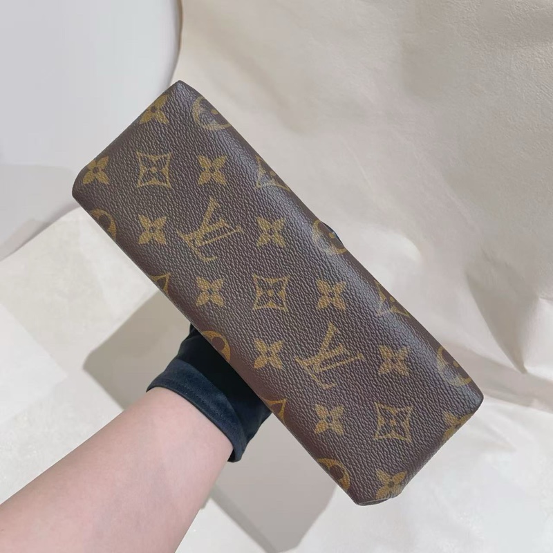 LV路易威登locky bb鎖頭包-5